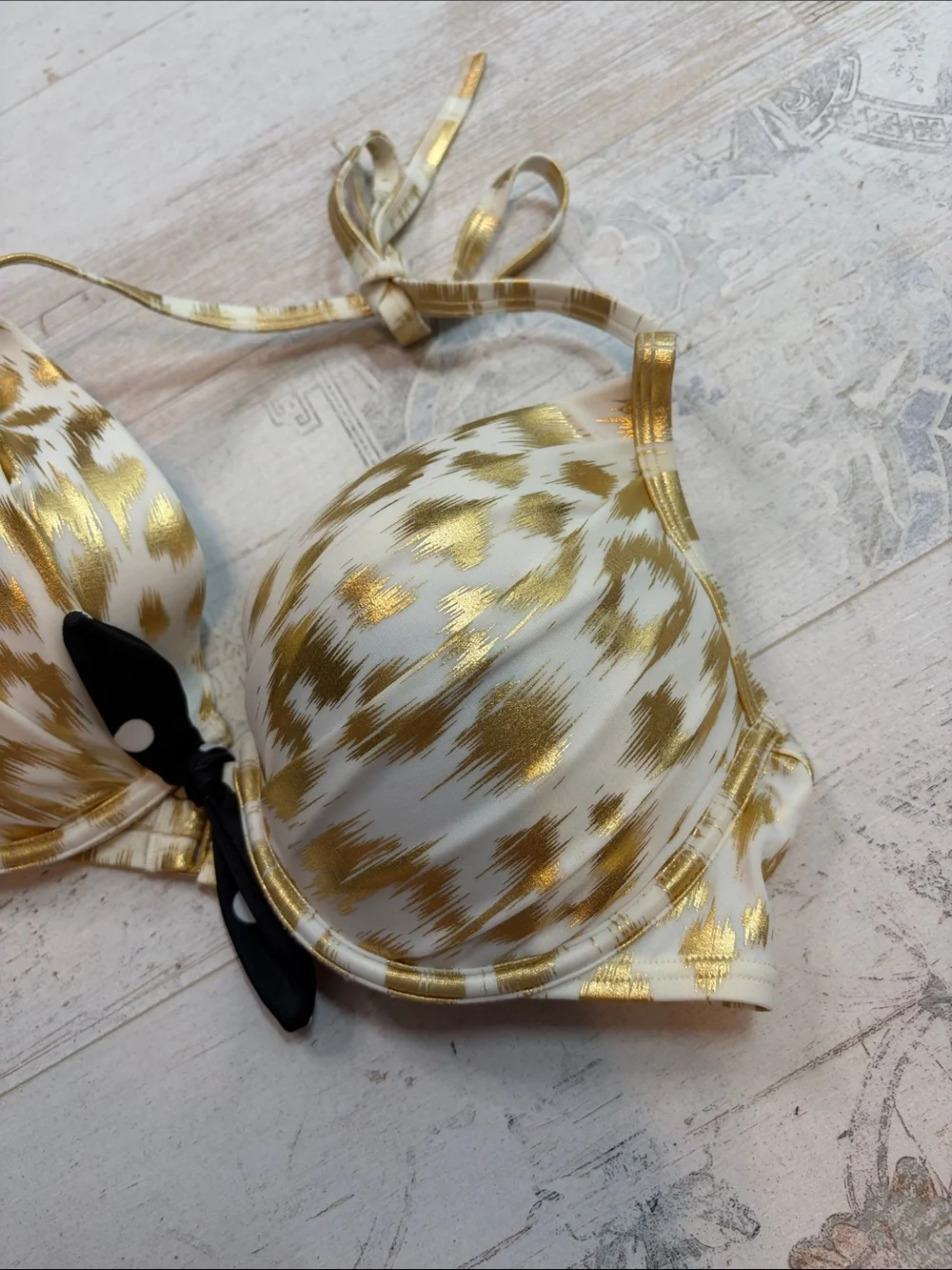 Victorias Secret White and Metallic Gold Push-up Bikini Top Size 36C